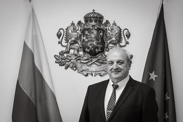 Почина зам.-министърът на спорта Стоян Андонов